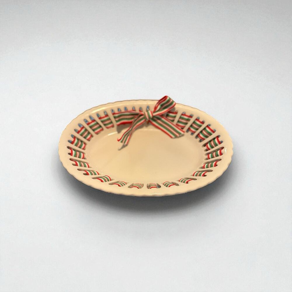 Antique Reflections by Godinger & Co White CUT OUT OVAL DISH W/ RIBBON ACCENT